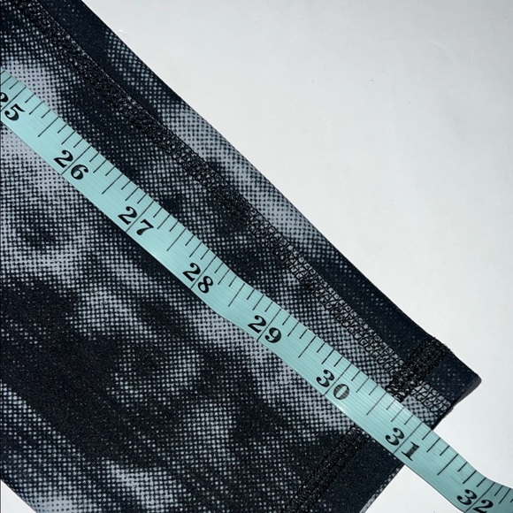 Girls Old Navy Black and Gray Kids Matching Activewear - Picture 9 of 10